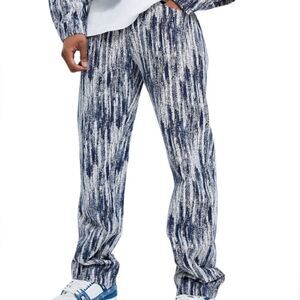 2269 NWT BOOHOO MAN RELAXED RIGID FABRIC JEANS Size 32